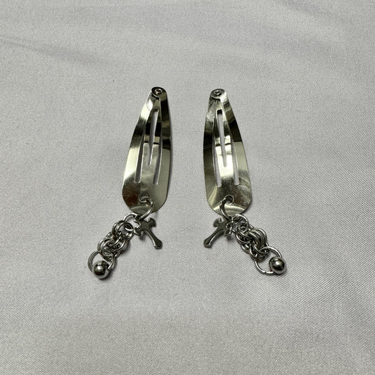 Chainmail Cross Clips