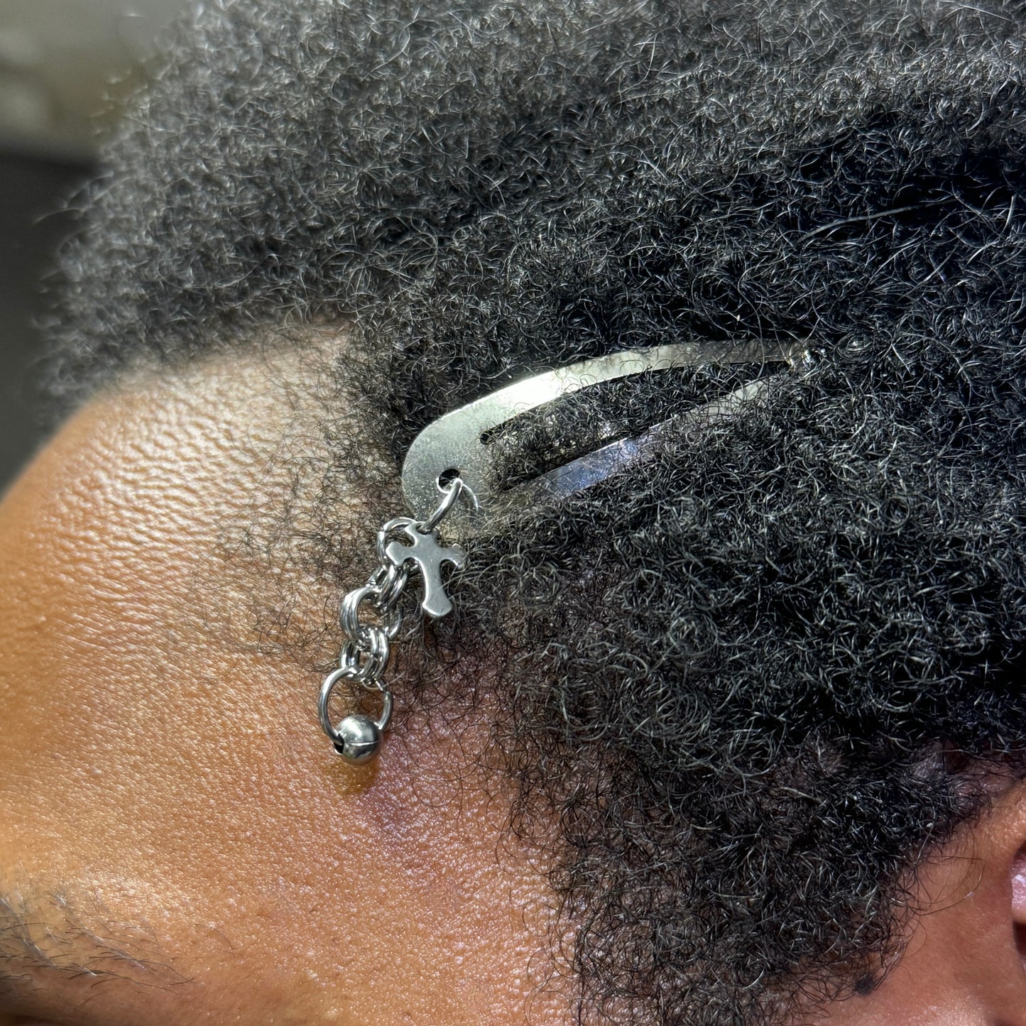 Chainmail Cross Clips